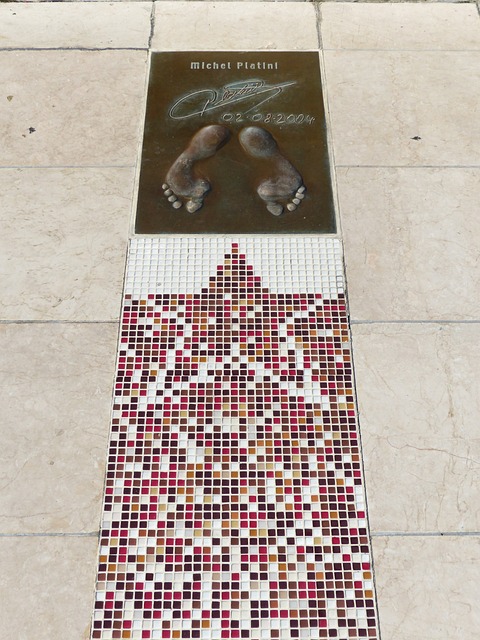 通过不懈的 通过不懈的